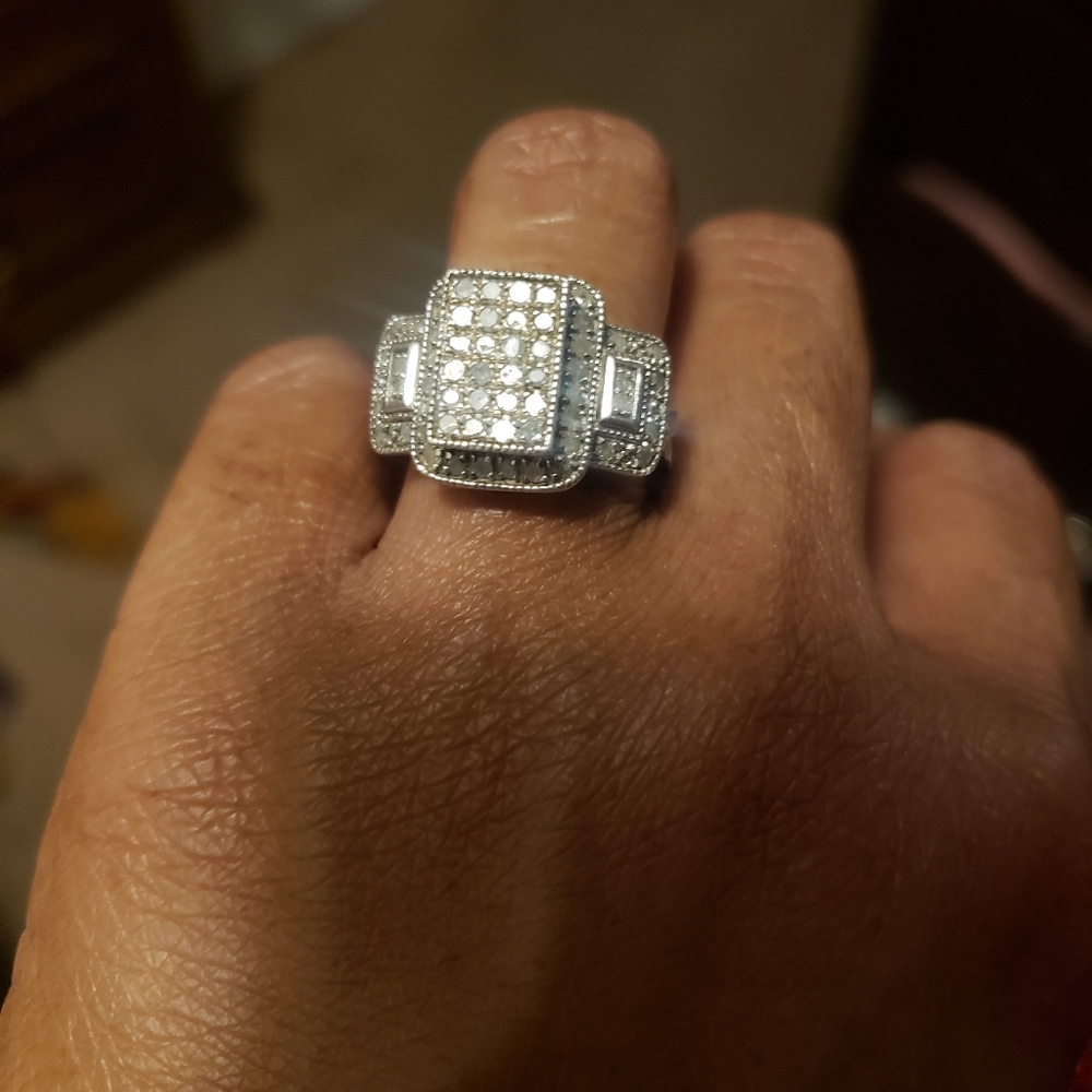 Jewelry - Picture 5 of 6